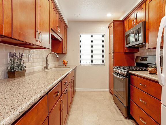 3rd image of 628 E Palm Ave APT E