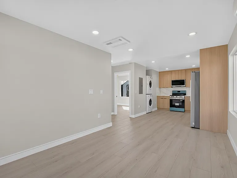 4565 Todd St — Photo 4