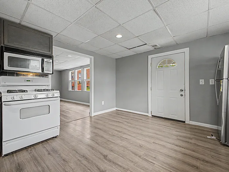 24915 Saint Paul Blvd — Photo 5