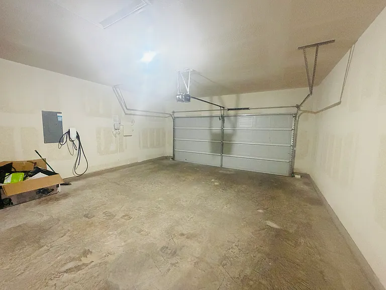 109 Olympus St — Photo 30