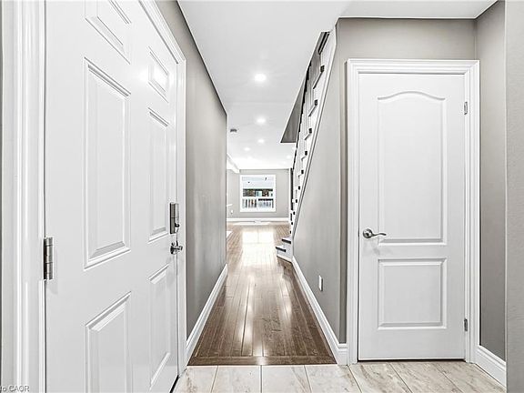 5th image of 1000 Upper Paradise Rd #16