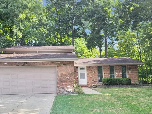 17211 Misty Lake Dr, Strongsville, OH 44136