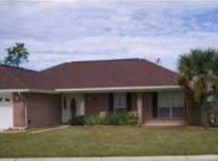 9963 Parker Lake Cir, Navarre, FL 32566