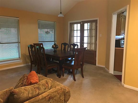 4th image of 3722 Sunshine Ln