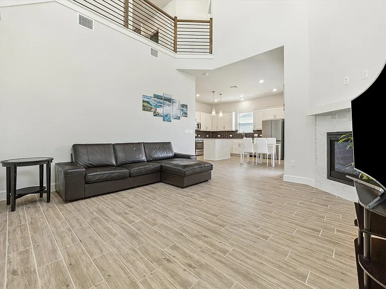 806 Dayton Dr — Photo 11