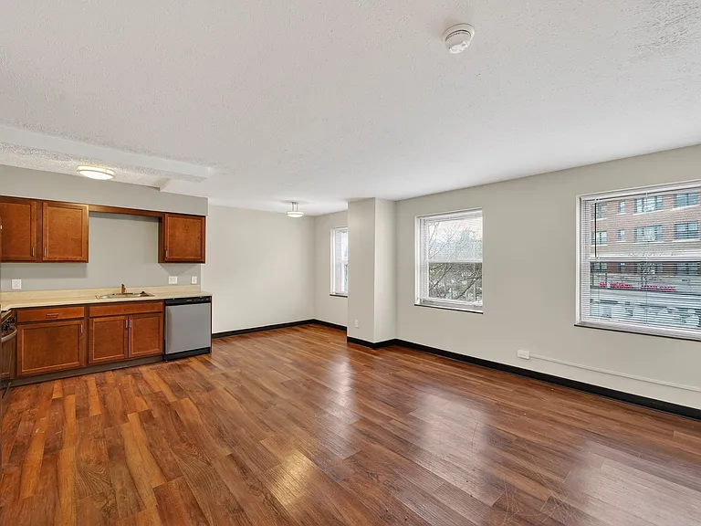 Commodore Place — Photo 12