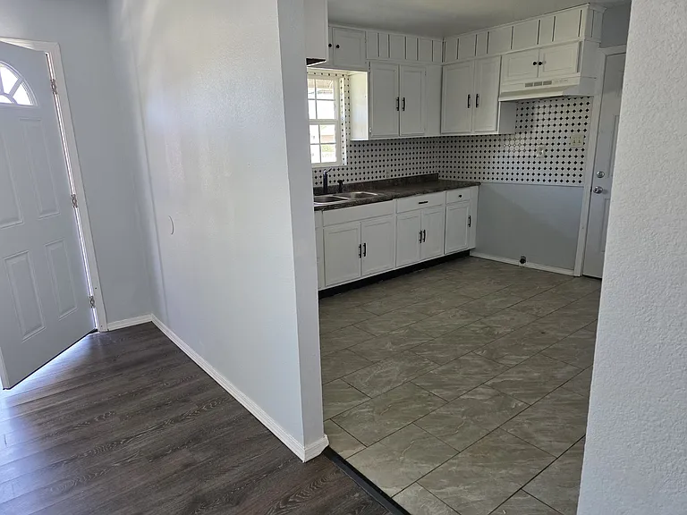 404 S Spruce Ave — Photo 3