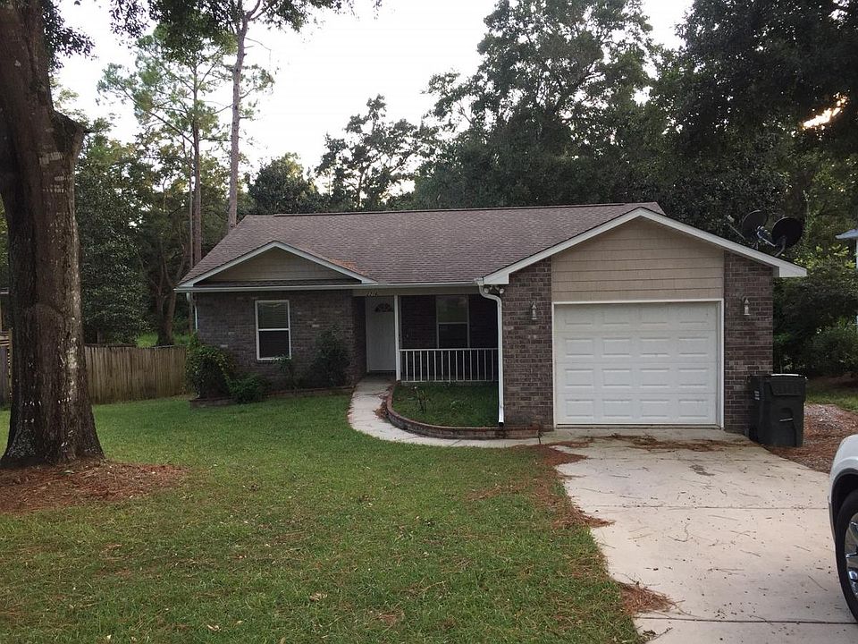 located in spanish cove