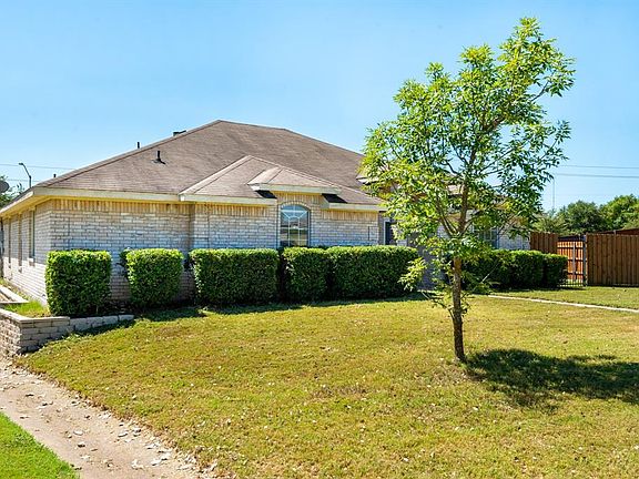 3rd image of 729 Kristi Ln