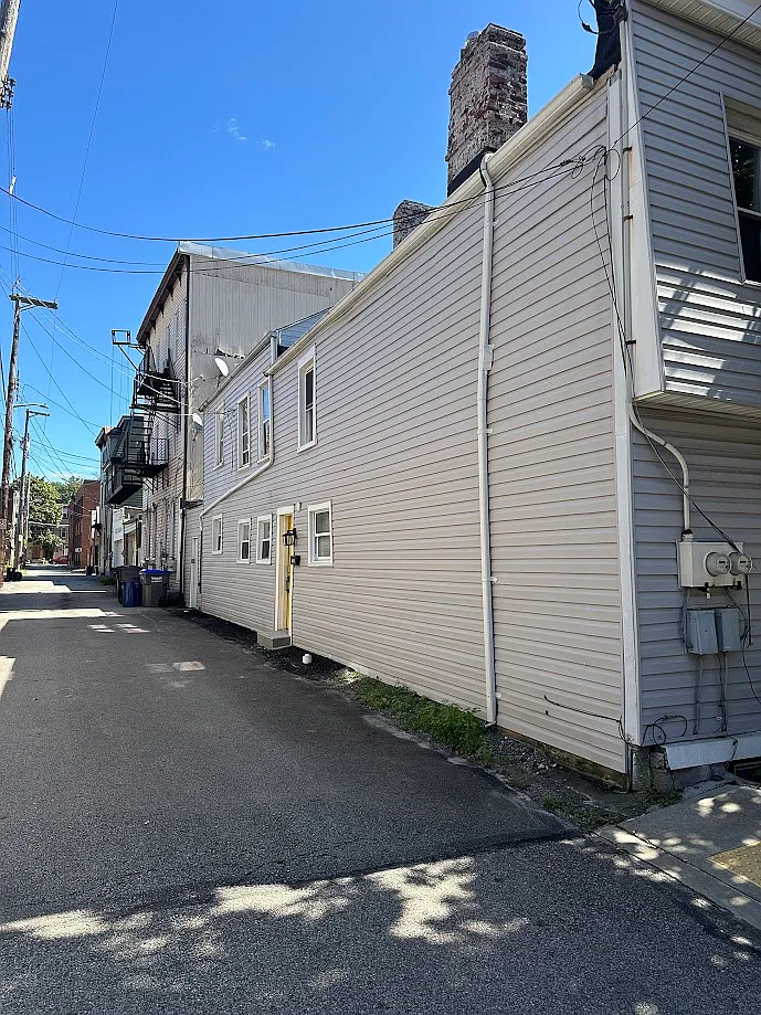2 bed, $1,350 — Photo 2