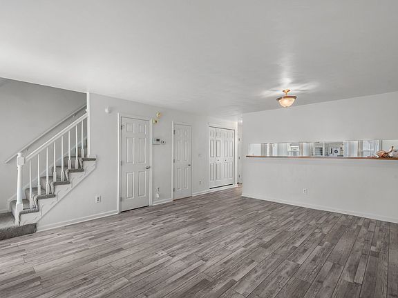 5th image of 1365 Longlac Rd
