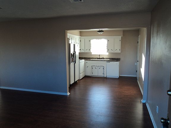 3rd image of 418 NW 53rd St