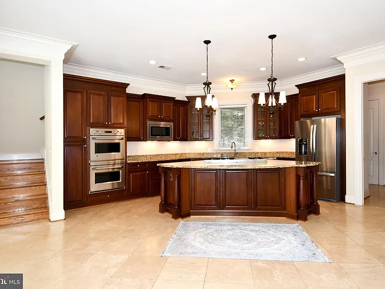 7104 Old Dominion Dr — Photo 24