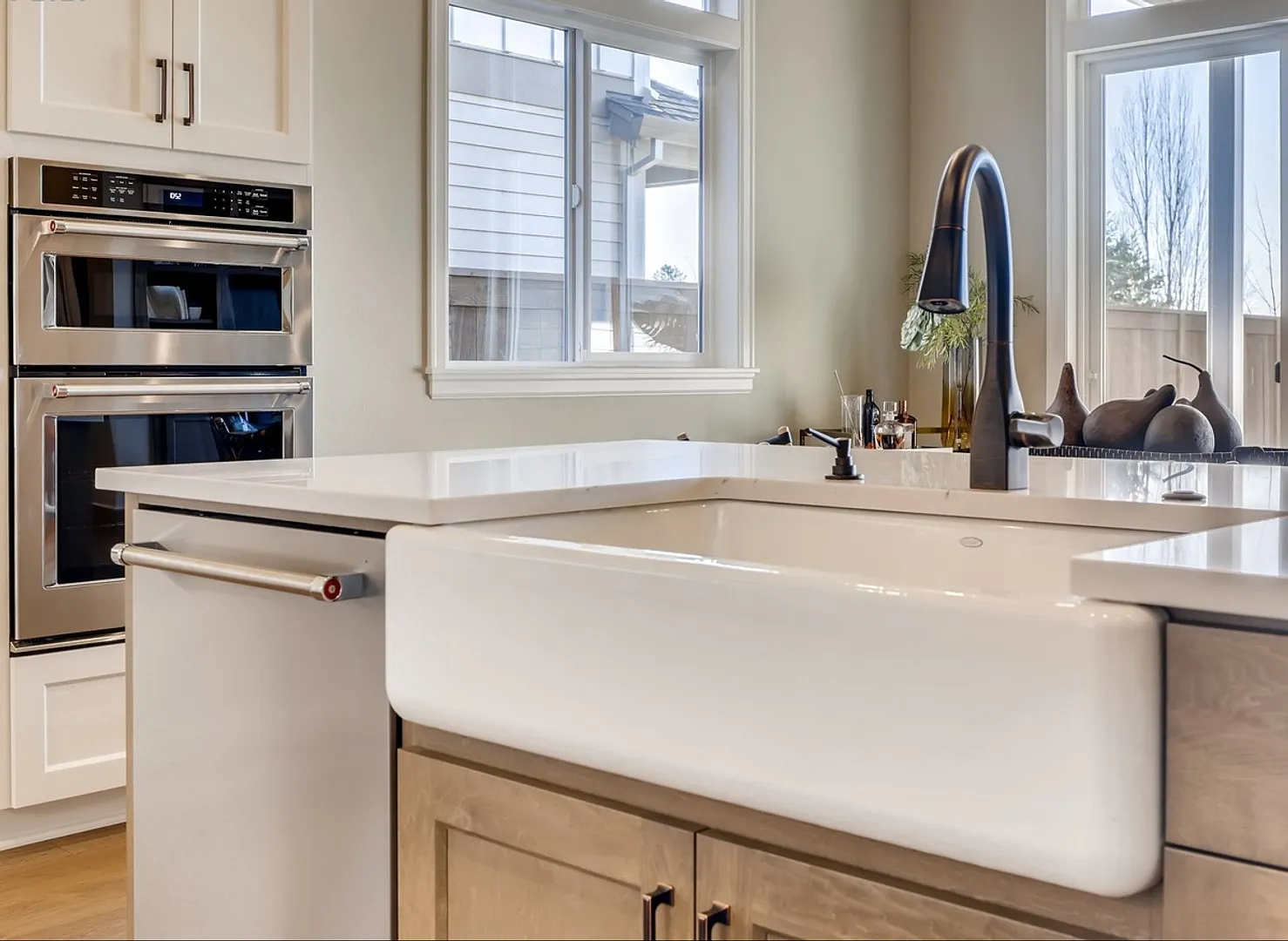 Stunning Home With Luxury Finishes in Wilsonville's Premiere Neighborhood, Stafford Meadows Maste... — Photo 4