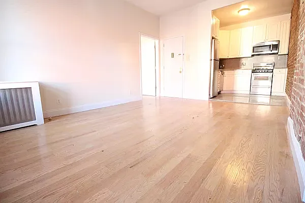 Rented by Luxor Homes & Investment Realty | media 10