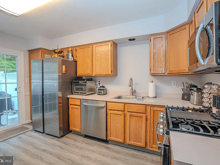 210 Kentshire Ct — Photo 11