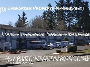 10805 SE 222nd Pl #R, Kent, WA 98031
