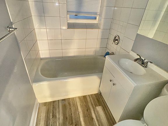4th image of 3325 W 61st Pl APT 1
