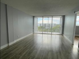 701 NW 214th St, Miami, FL