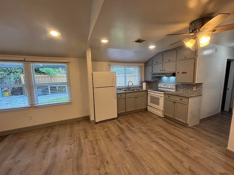311 S K St #2 — Photo 7