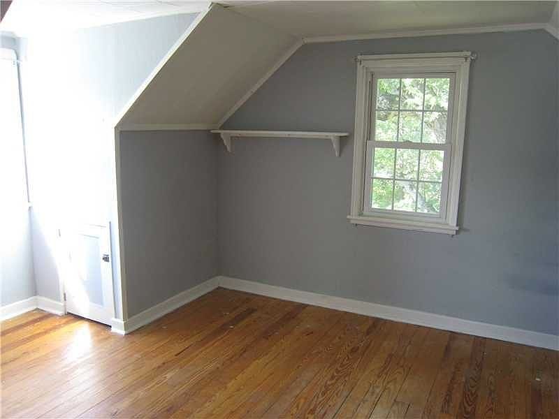 2nd image of 337 Gloria St