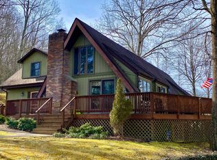 8466 Courtland Rd, Big Stone Gap, VA 24293