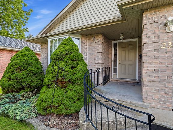 3rd image of 236 Margaret St