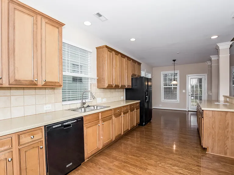 8907 Arbor Creek Dr — Photo 7