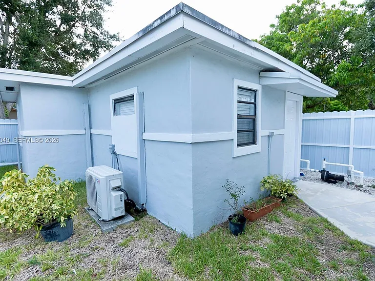 20760 NW 37th Ct #2 — Photo 5