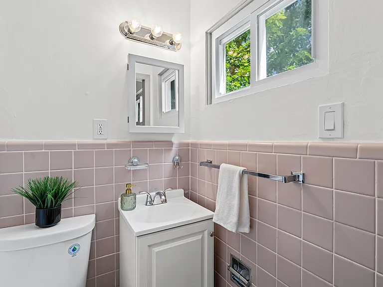 7809 Rosewood Dr — Photo 25