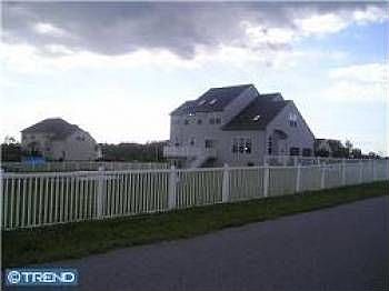 2nd image of 198 Amherst Ct