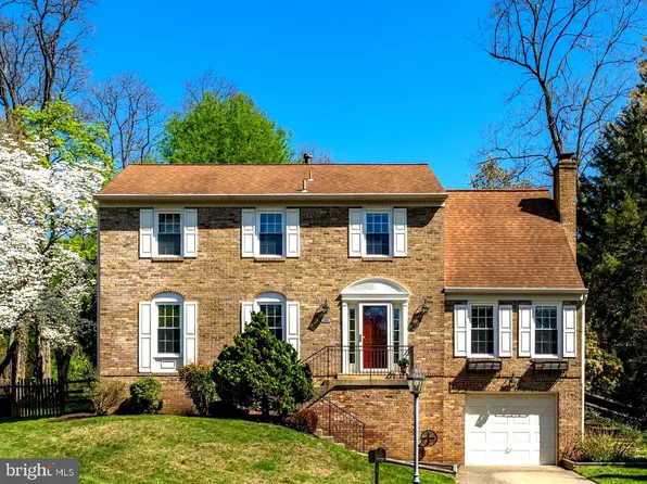 1910 Grand Ct, Vienna, VA 22182
