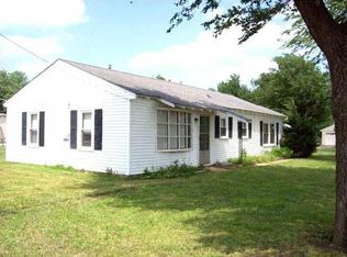 304 E 1st St, Sedgwick, KS 67135