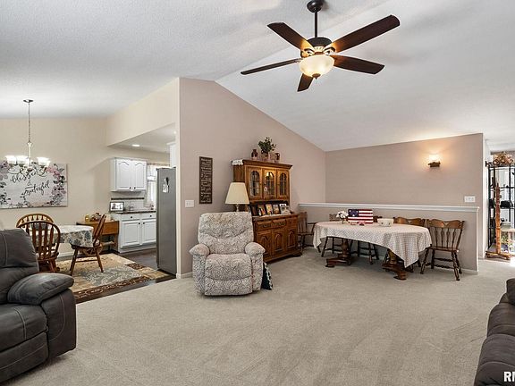 3rd image of 2013 Villa Pines Cir