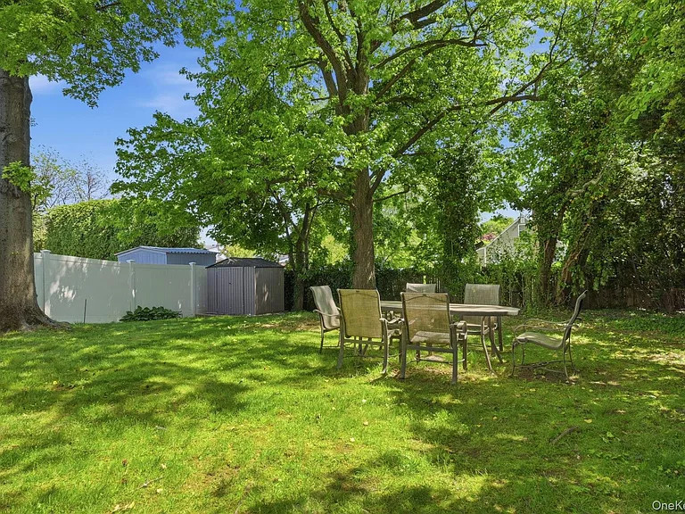 135 Woolsey Ave — Photo 22