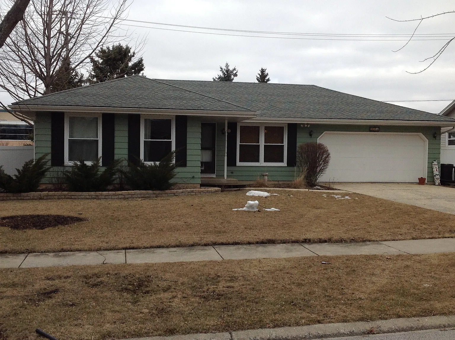 2071 Sapphire Ln photo 1