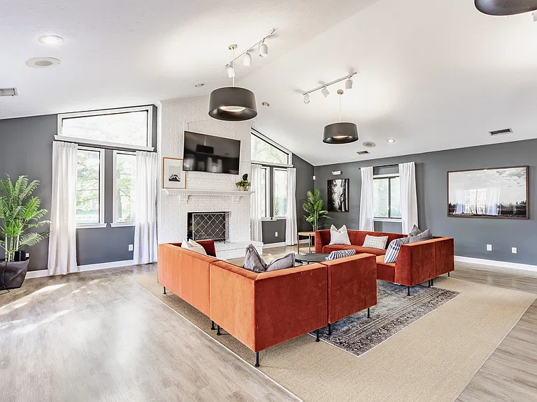 Bavarian Village Apartments — Photo 34