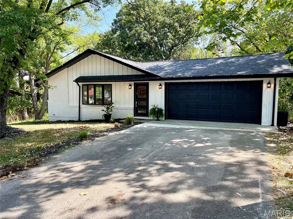 602 Sunset Dr, Waynesville, MO 65583