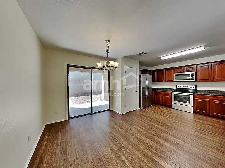 17182 N 184th Dr — Photo 4
