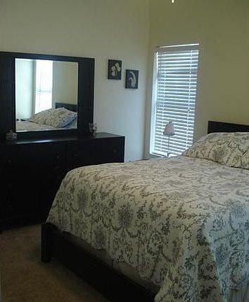 4th image of 706 Twin Oak Trl