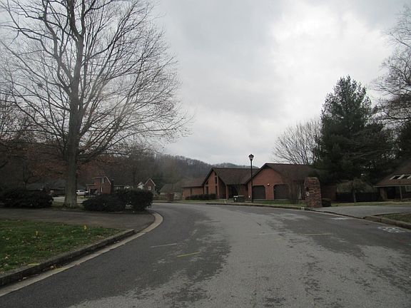5th image of 302 Shadowood Dr