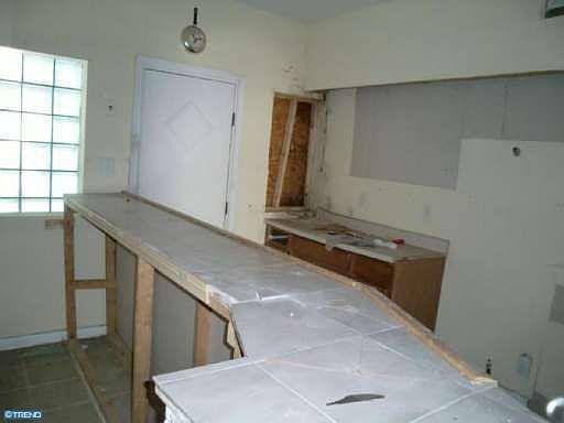 4th image of 5148 Kershaw St
