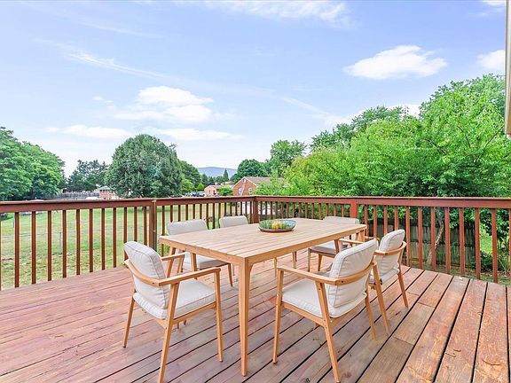 4th image of 6743 Jasmine Cir