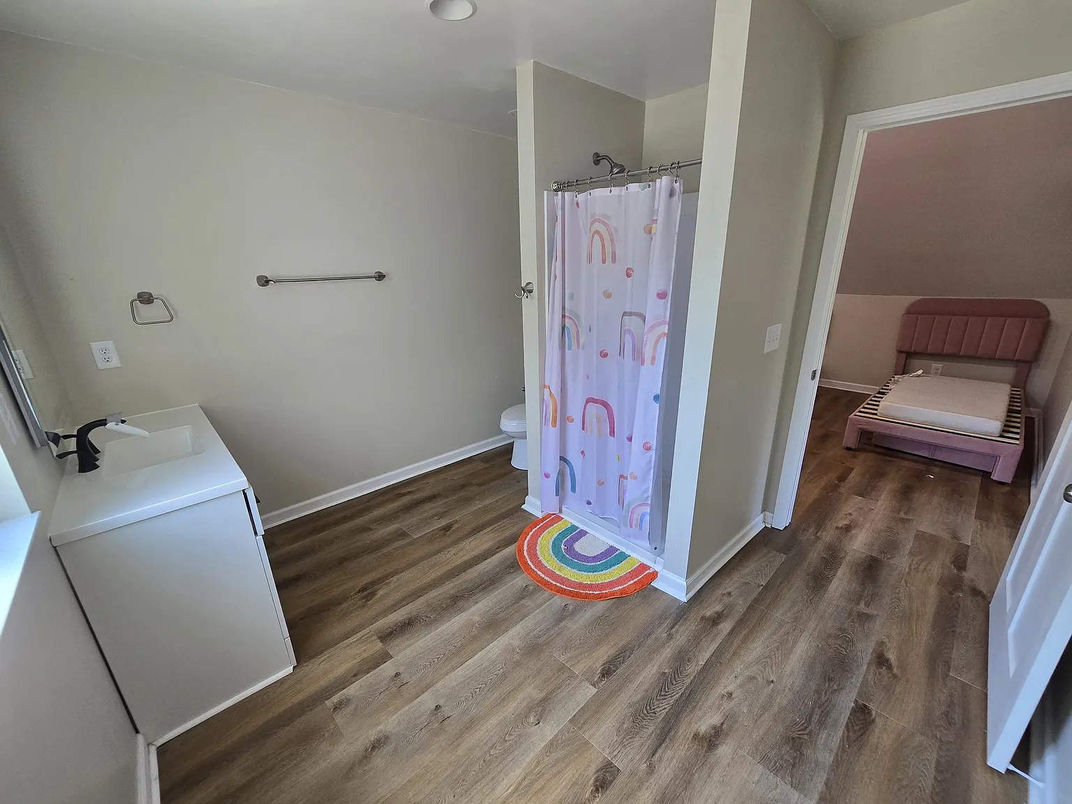 3 bed, 2100 sqft, $2,300 — Photo 2