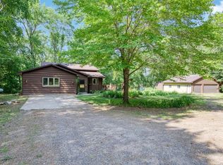 3051 332nd Ave NW, Cambridge, MN 55008