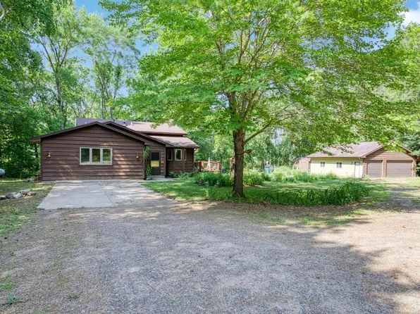 3051 332nd Ave NW, Cambridge, MN 55008