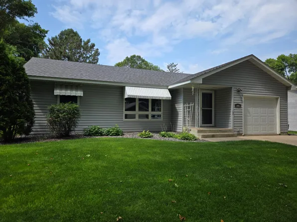 1802 7th St SW, Willmar, MN 56201