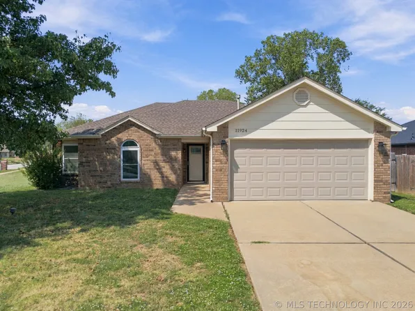 11924 N 107th East Pl, Collinsville, OK 74021