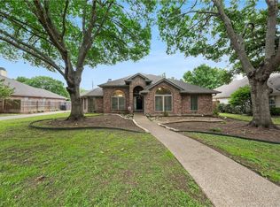 9509 Lost Trails Dr, Woodway, TX 76712