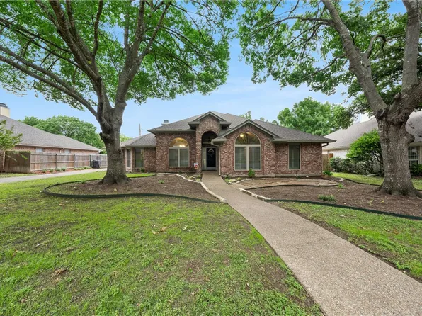 9509 Lost Trails Dr, Woodway, TX 76712